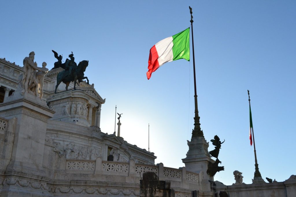 Italien, Flagge, Gebäude